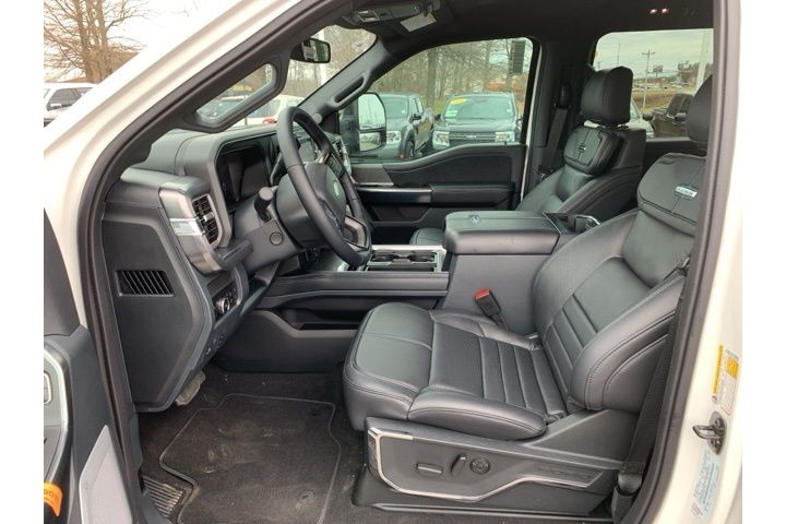 New 2025 Star White Metallic Tri-Coat Ford F-250® Platinum® image 10