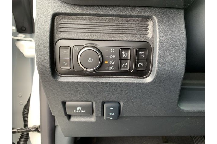 New 2025 Star White Metallic Tri-Coat Ford F-250® Platinum® image 11