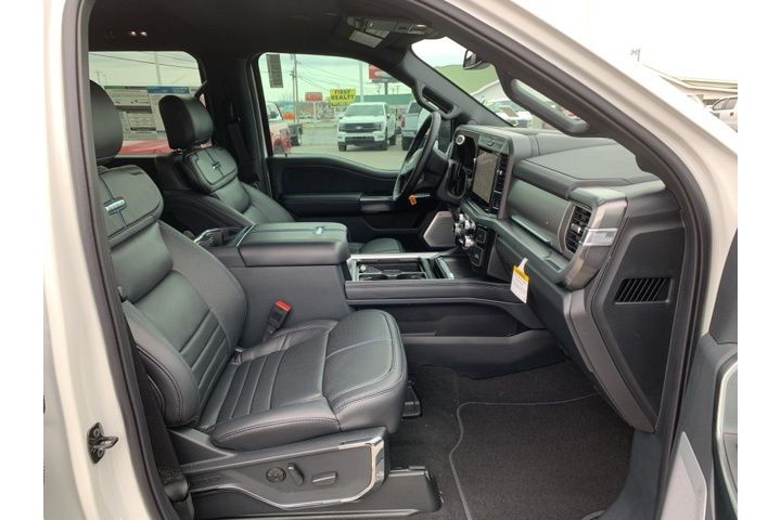 New 2025 Star White Metallic Tri-Coat Ford F-250® Platinum® image 27