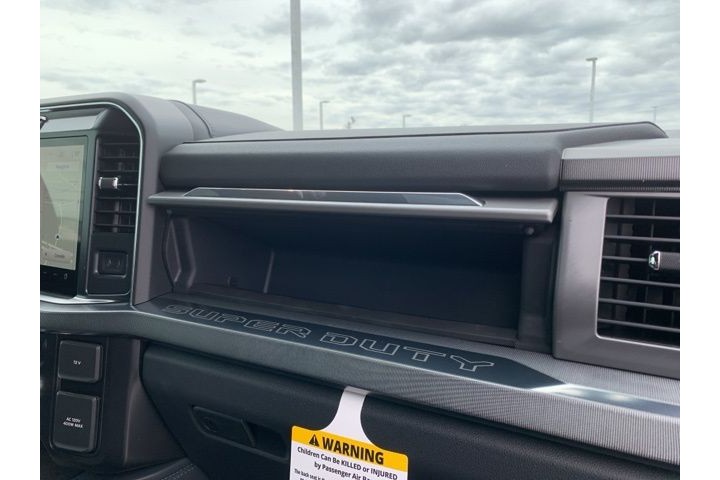 New 2025 Star White Metallic Tri-Coat Ford F-250® Platinum® image 29