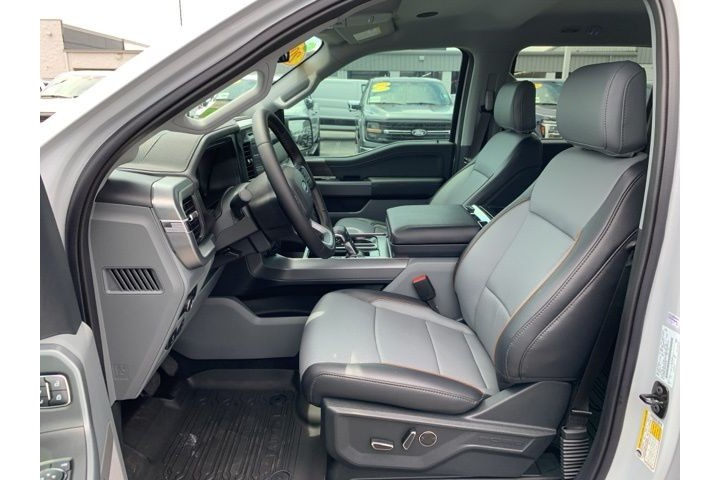 Used 2025 White Ford Lariat image 10