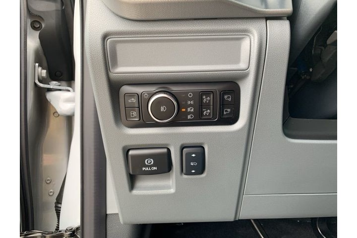 Used 2025 White Ford Lariat image 11