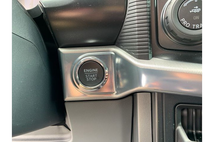 Used 2025 White Ford Lariat image 15