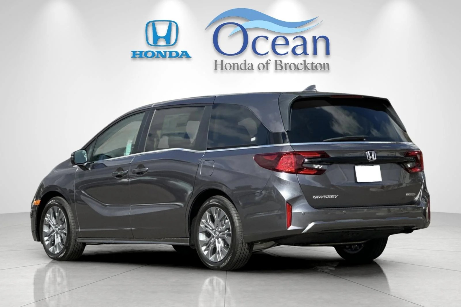 New 2026 Modern Steel Metallic Honda Touring image 3