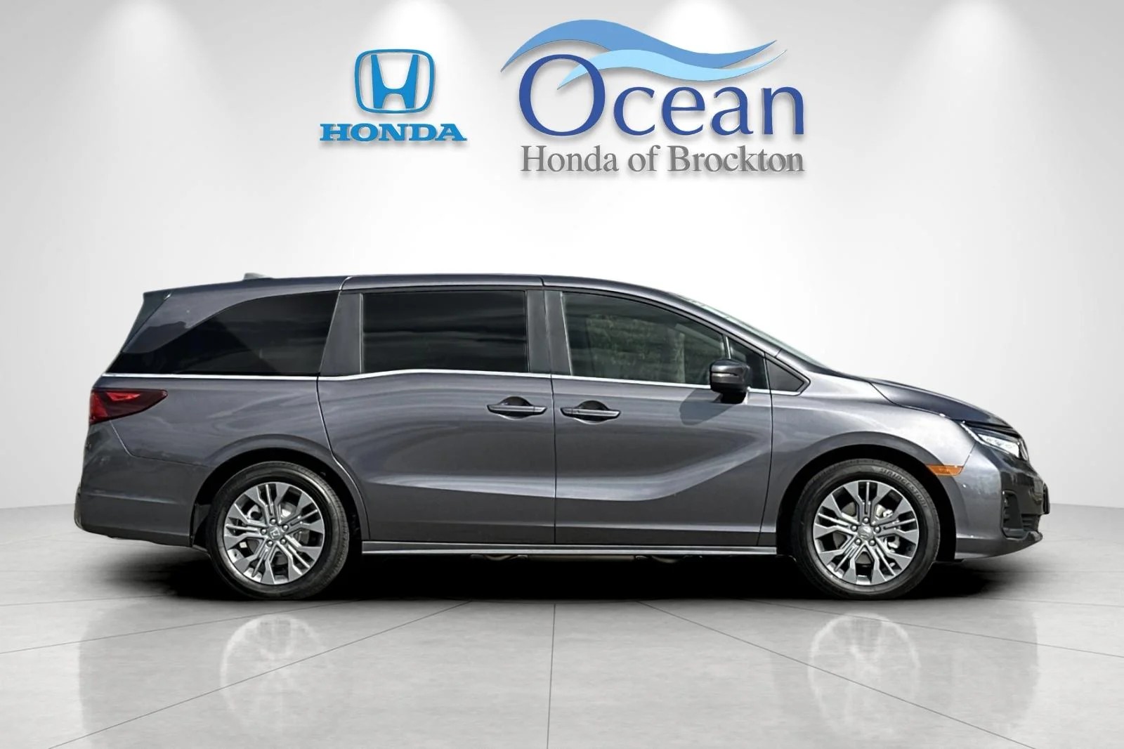 New 2026 Modern Steel Metallic Honda Touring image 6