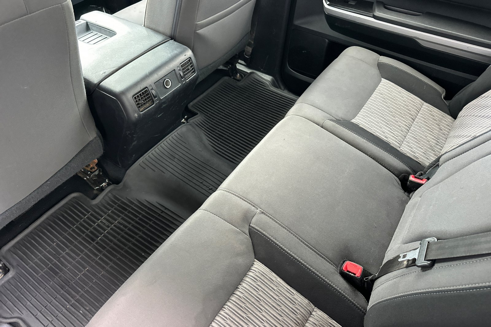 Used 2017 Gray Toyota SR5 image 9