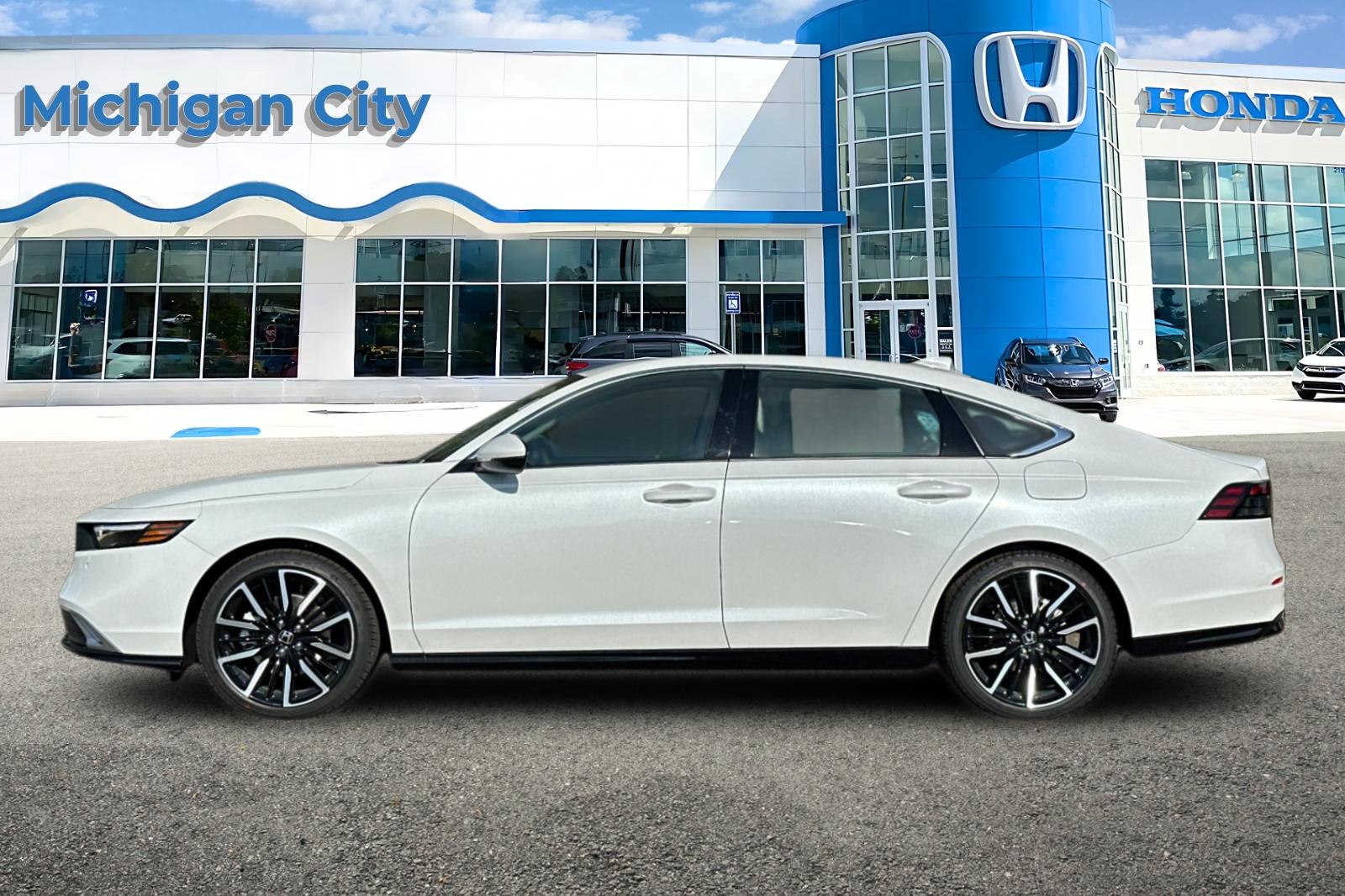 New 2025 Silver Honda Touring image 2