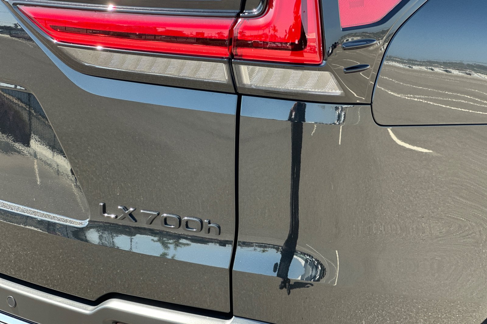 New 2026 Caviar Lexus LX 700h F SPORT HANDLING image 28