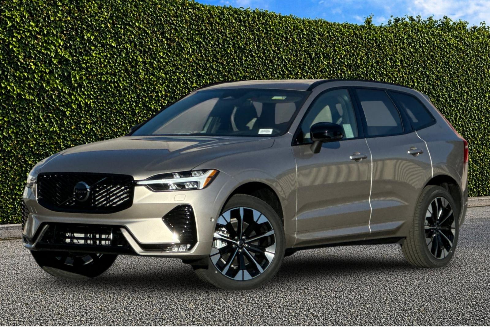 2026 Volvo XC60 B5 Plus Dark AWD's photo