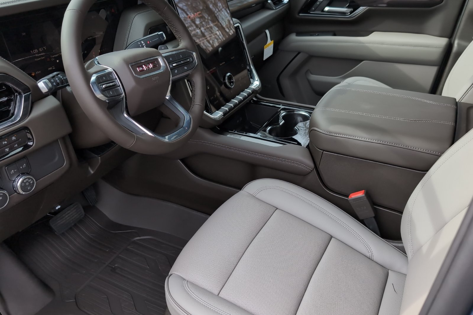 Used 2026  GMC Elevation image 11