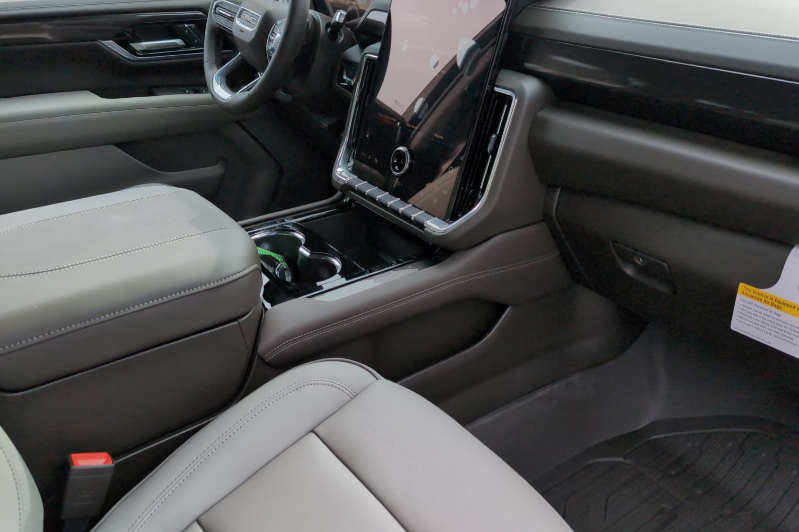 Used 2026  GMC Elevation image 18