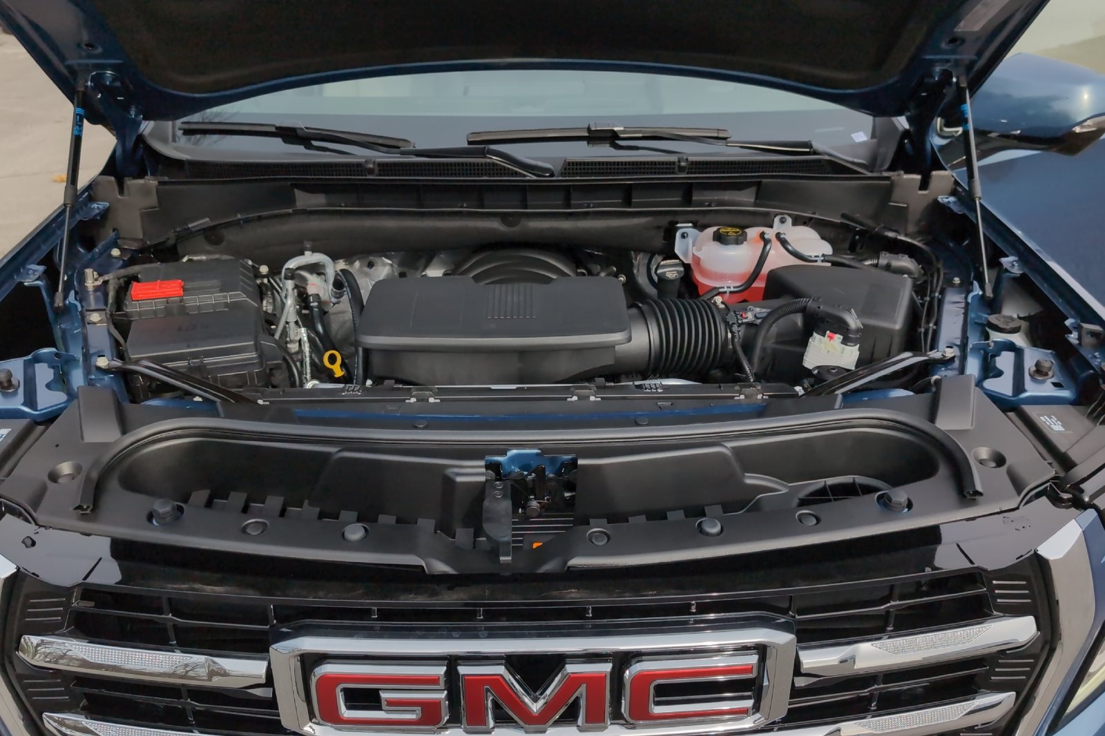 Used 2026  GMC Elevation image 31