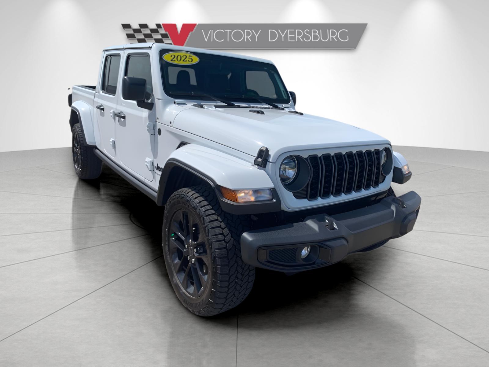 2025 Jeep Gladiator Nighthawk Auto's photo