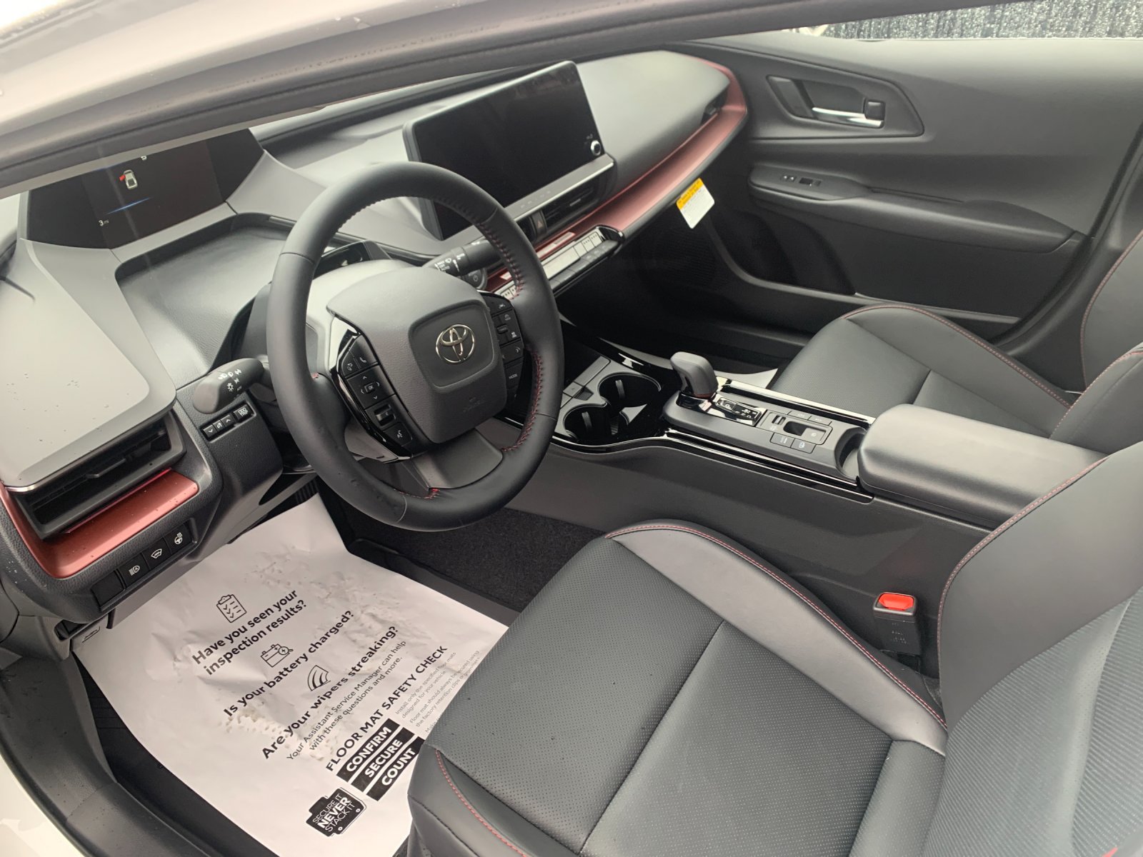 2026 Toyota Prius Plug-in Hybrid XSE Premium - Photo 9