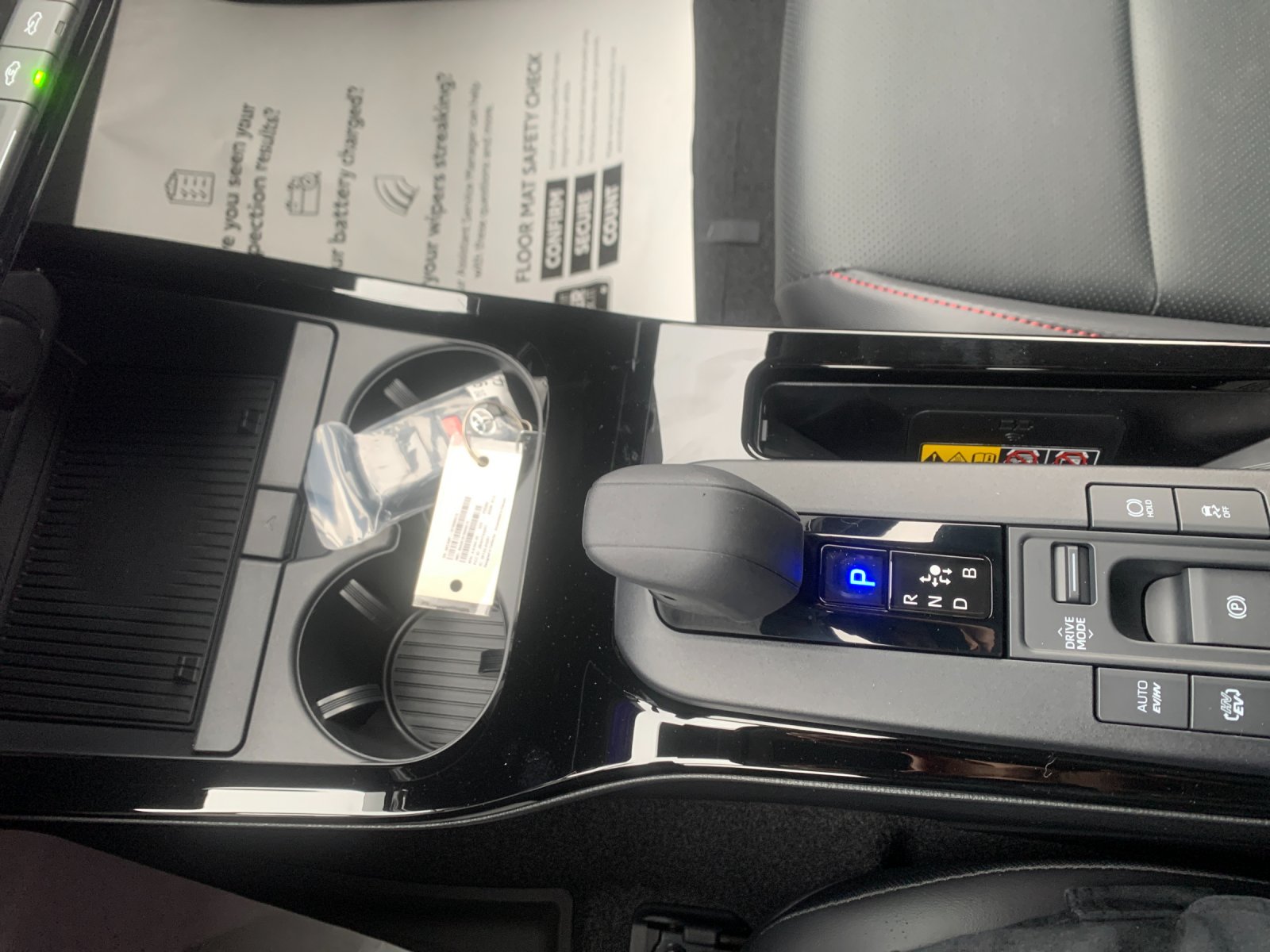 2026 Toyota Prius Plug-in Hybrid XSE Premium - Photo 23