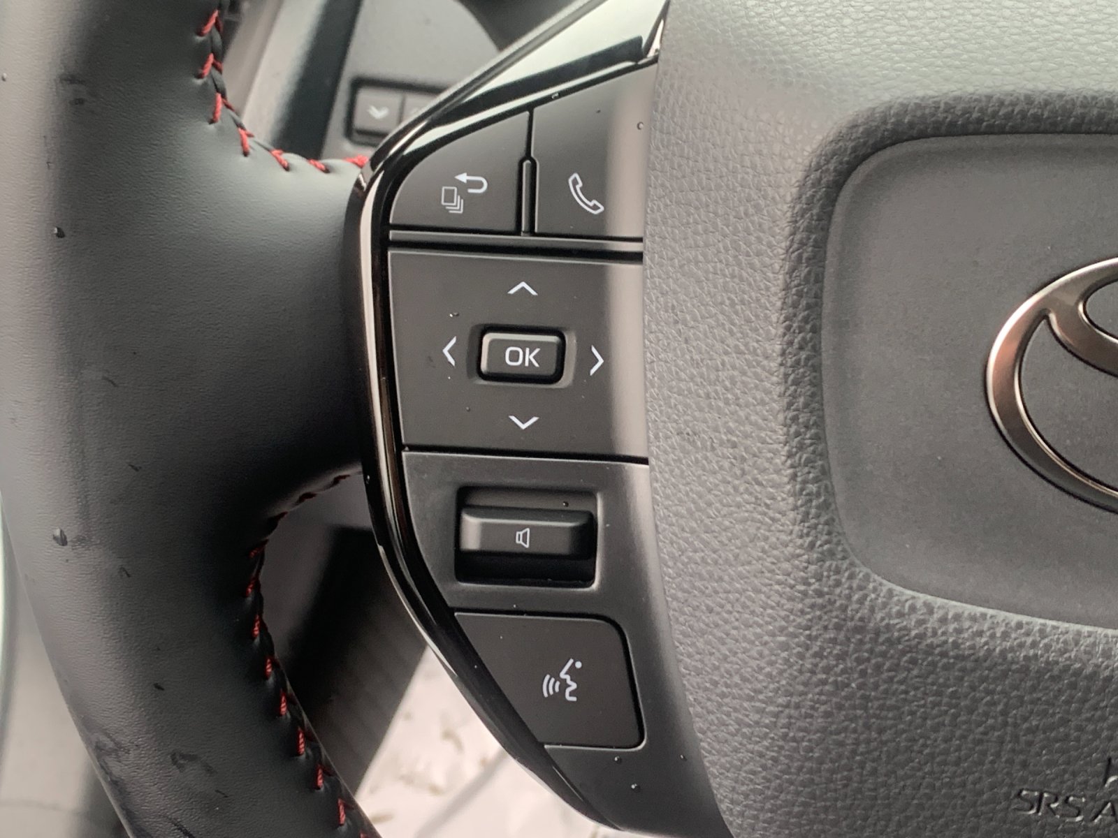 2026 Toyota Prius Plug-in Hybrid XSE Premium - Photo 26