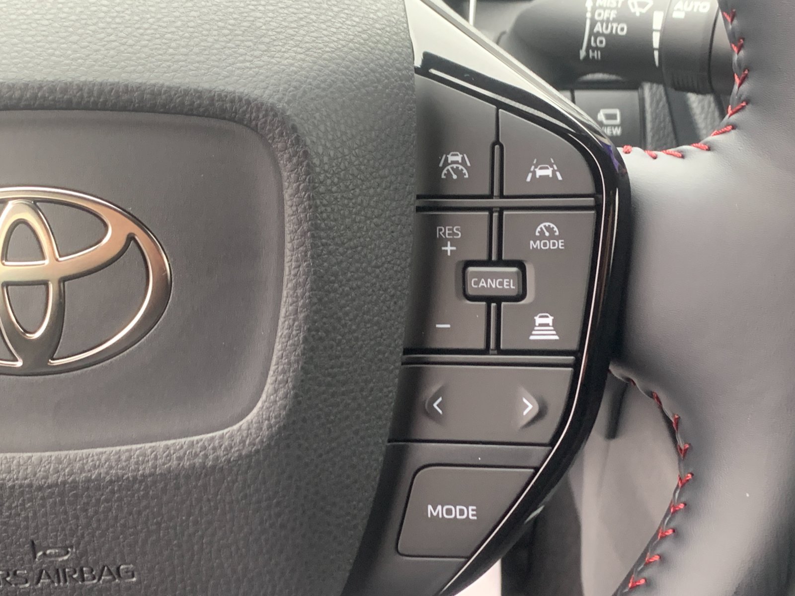 2026 Toyota Prius Plug-in Hybrid XSE Premium - Photo 32