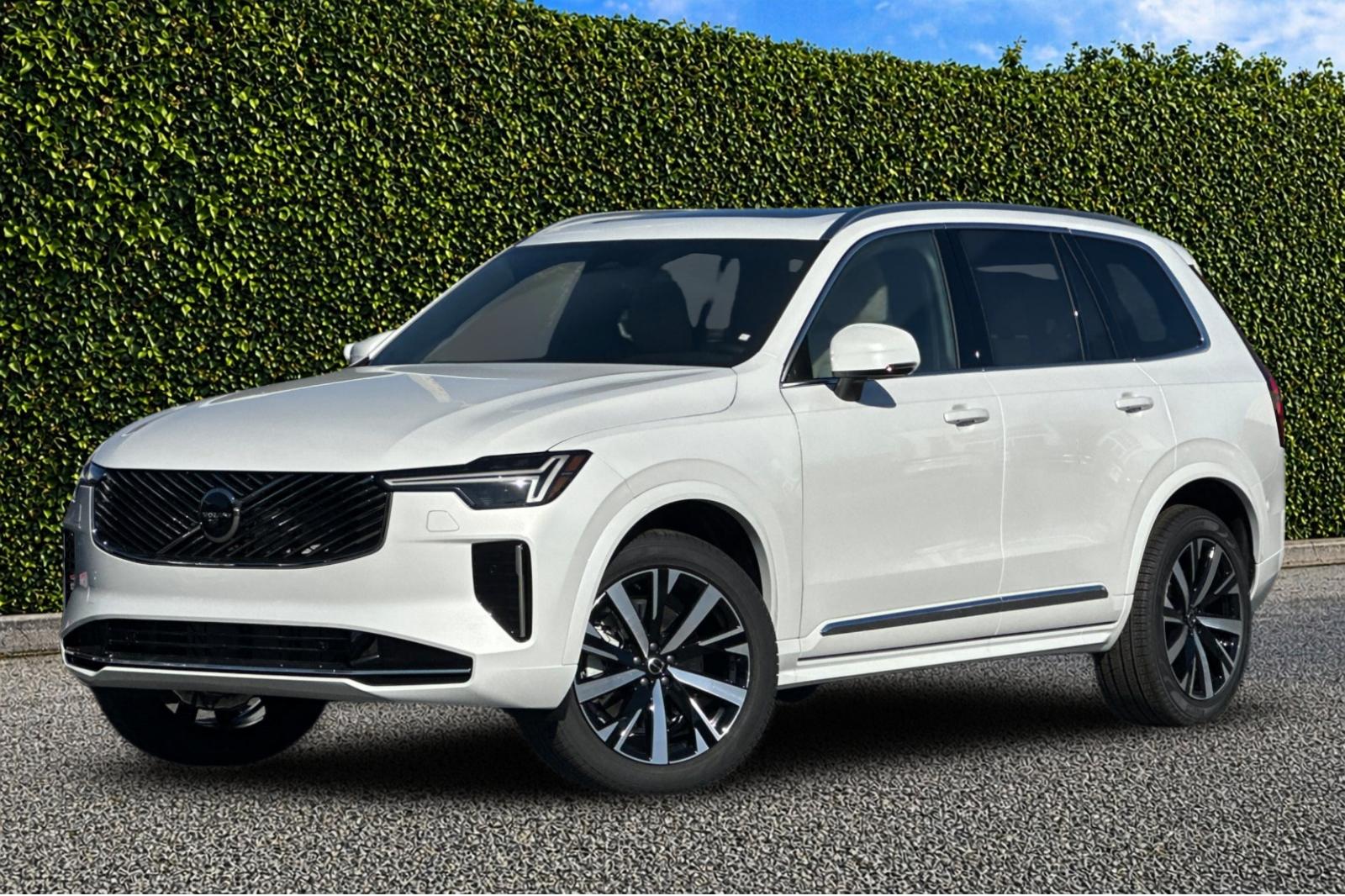 2026 Volvo XC90 B6 Core Bright 4WD's photo