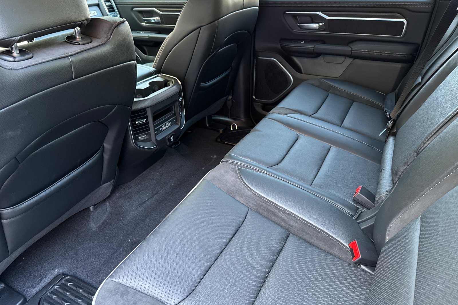 New 2026 Diamond Black Crystal Pearl-Coat Exterior Paint RAM Laramie image 11