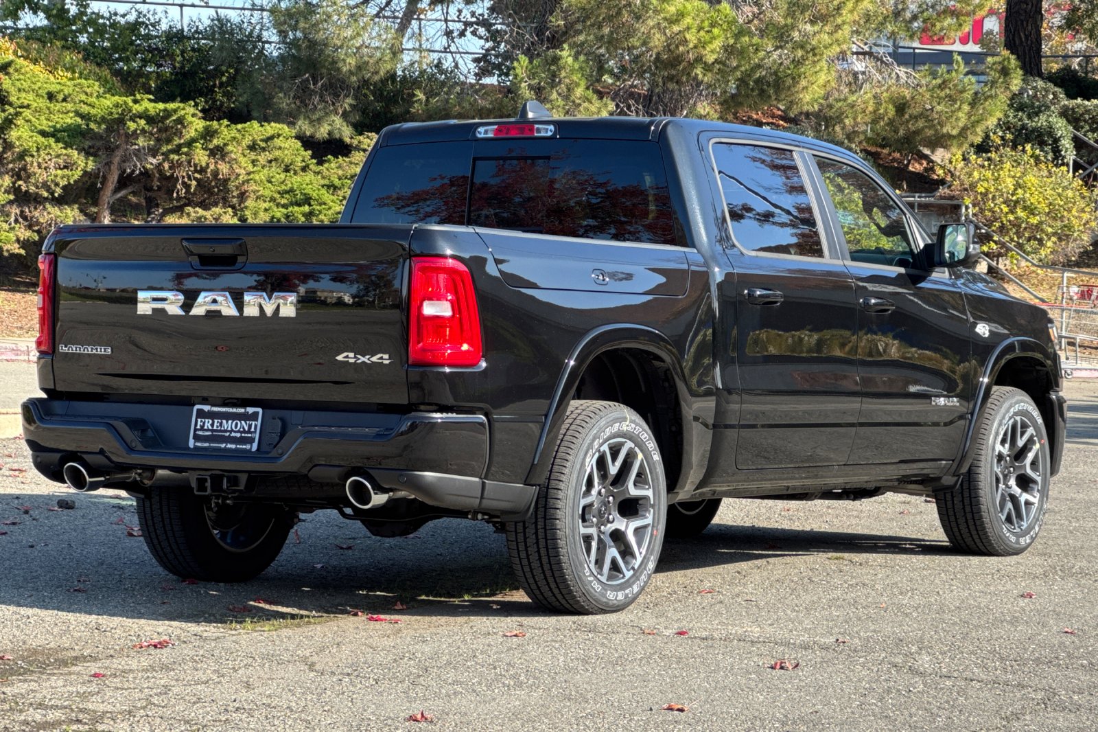 New 2026 Diamond Black Crystal Pearl-Coat Exterior Paint RAM Laramie image 3