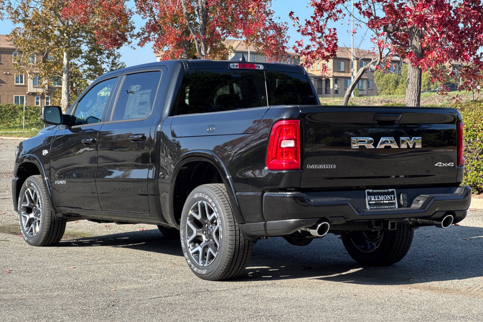 New 2026 Diamond Black Crystal Pearl-Coat Exterior Paint RAM Laramie image 5