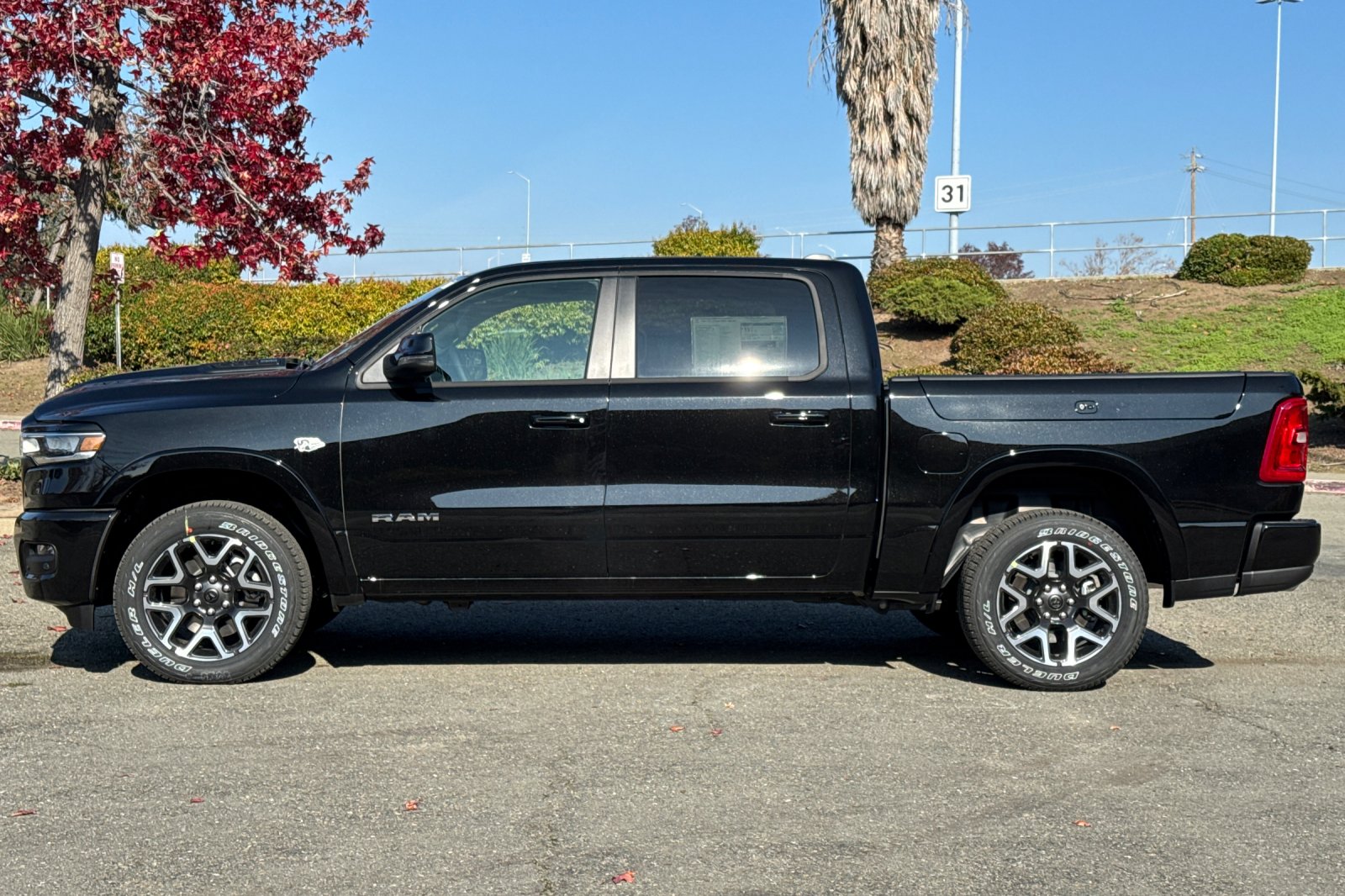 New 2026 Diamond Black Crystal Pearl-Coat Exterior Paint RAM Laramie image 6
