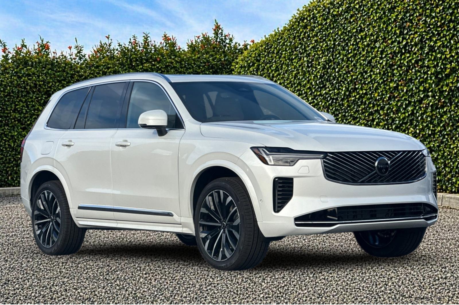 New 2026 Crystal White Volvo Plus image 8