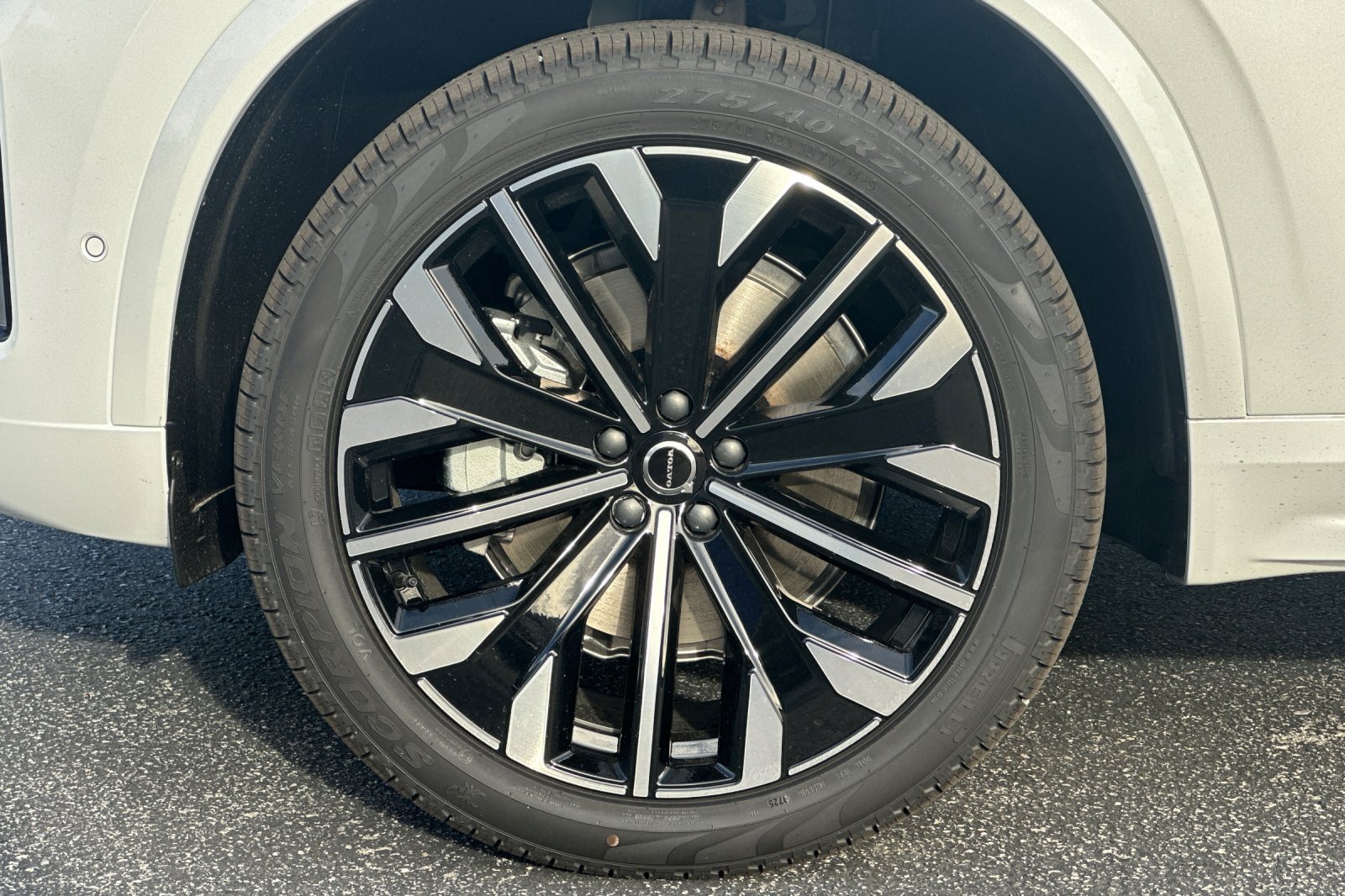 New 2026 Crystal White Volvo Plus image 27