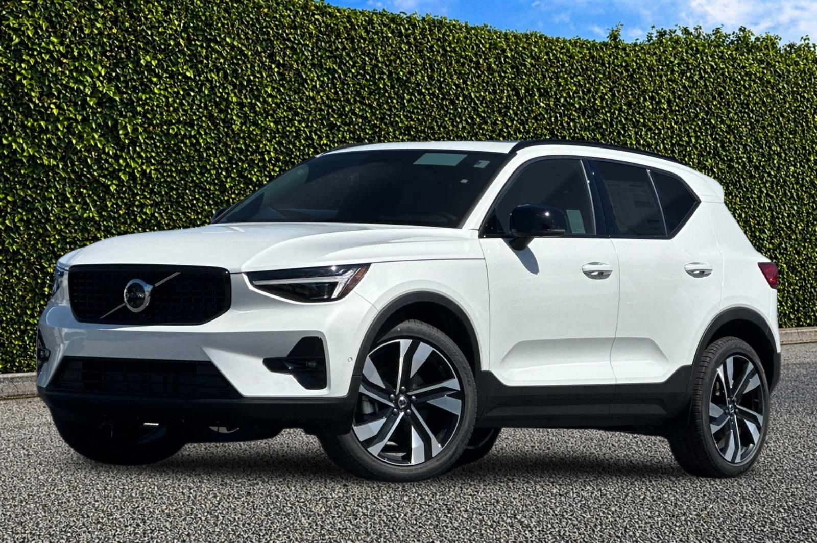 2026 Volvo XC40