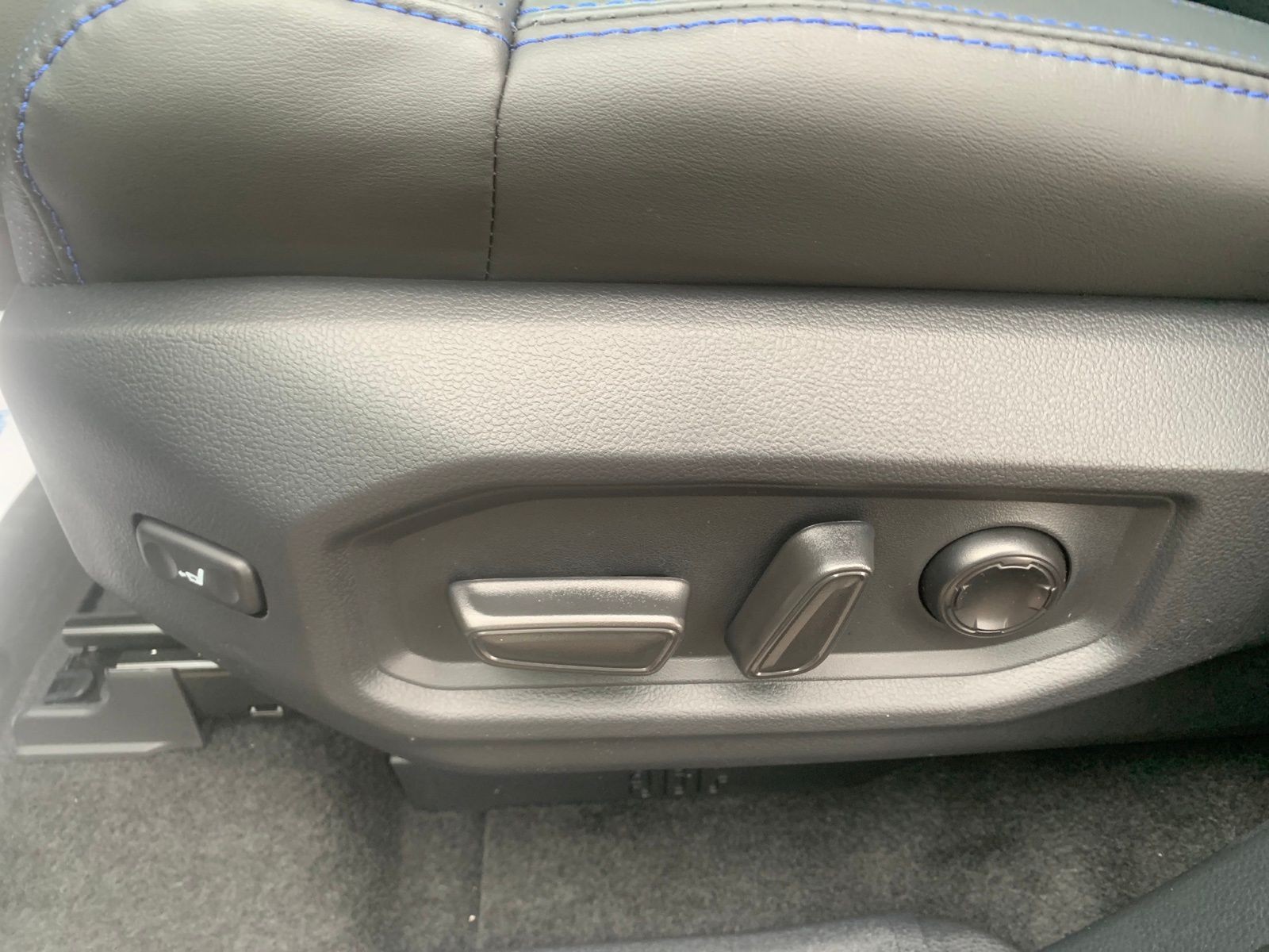 Used 2026  Toyota Platinum image 13