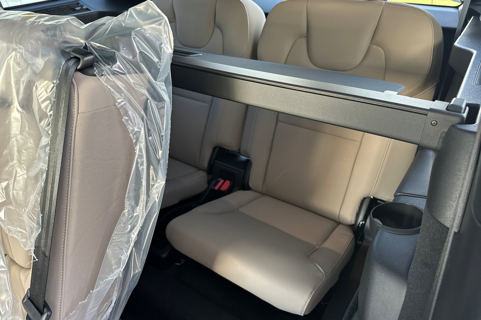 New 2026 Crystal White Volvo Plus image 15