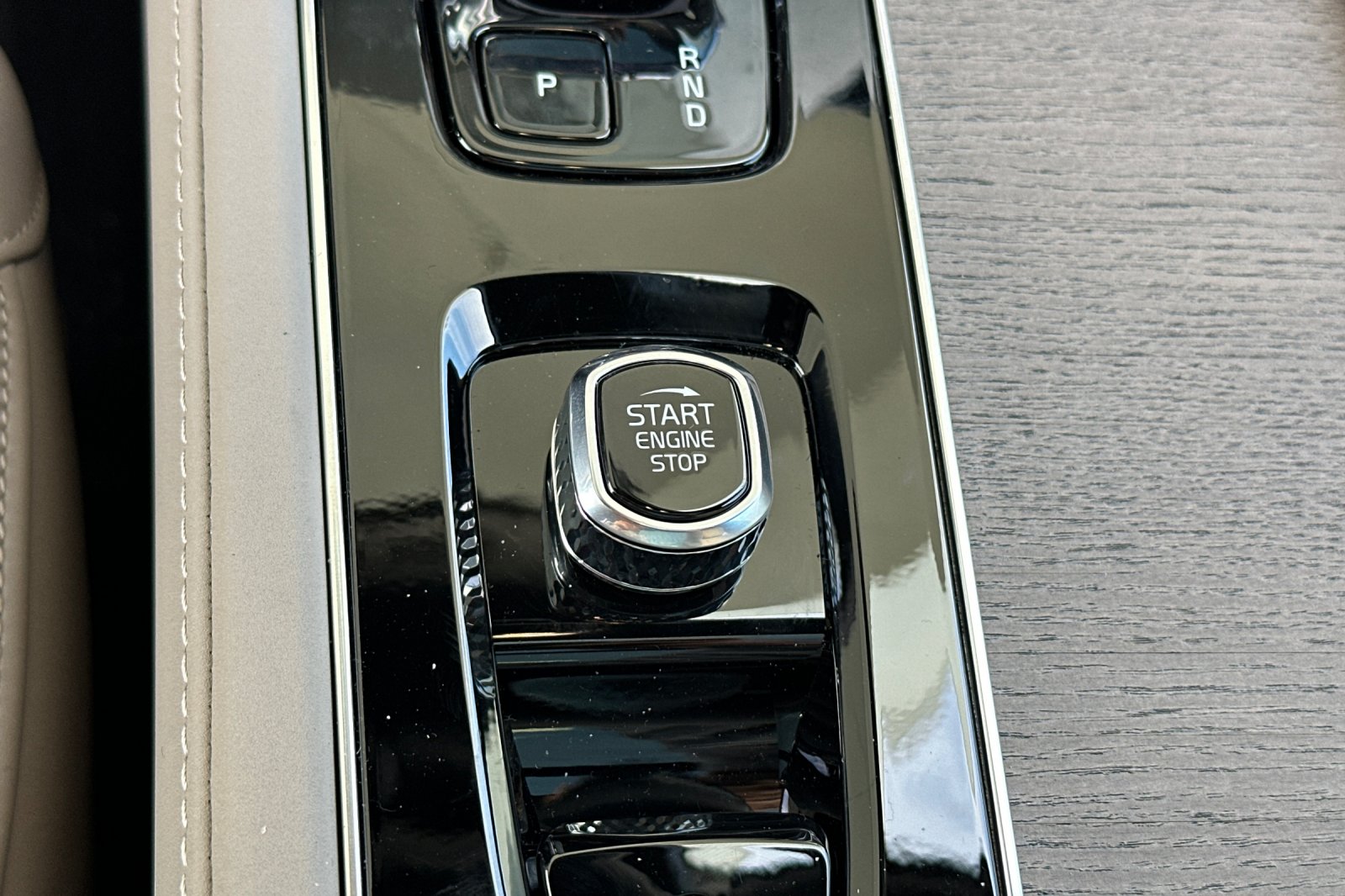New 2026 Crystal White Volvo Plus image 24