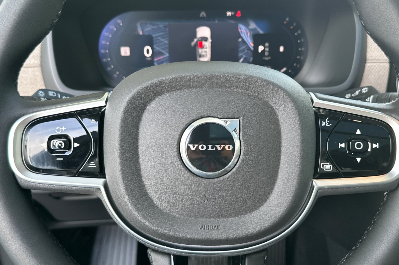 New 2026 Crystal White Volvo Plus image 25