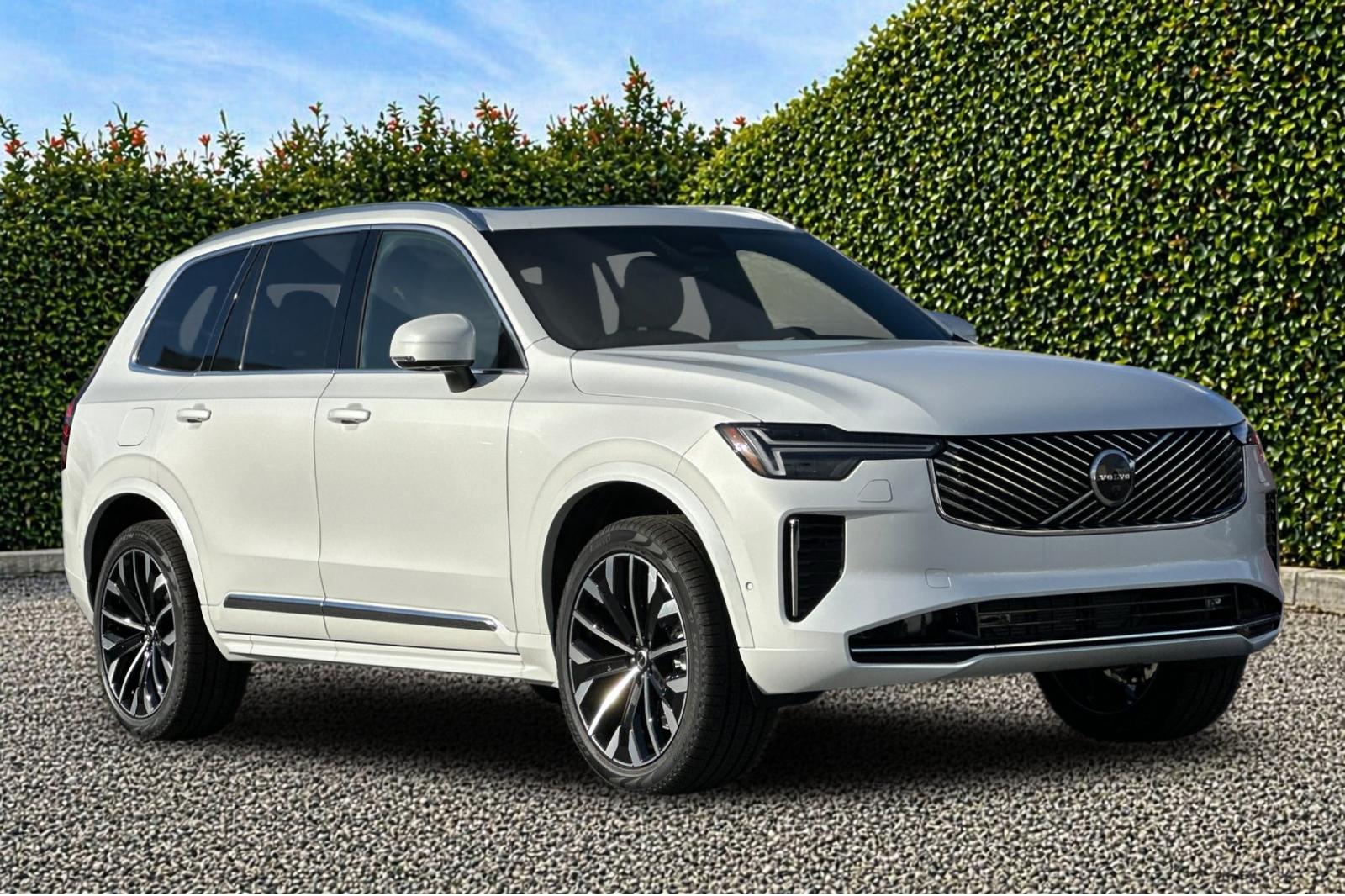 New 2026 Crystal White Volvo Plus image 8