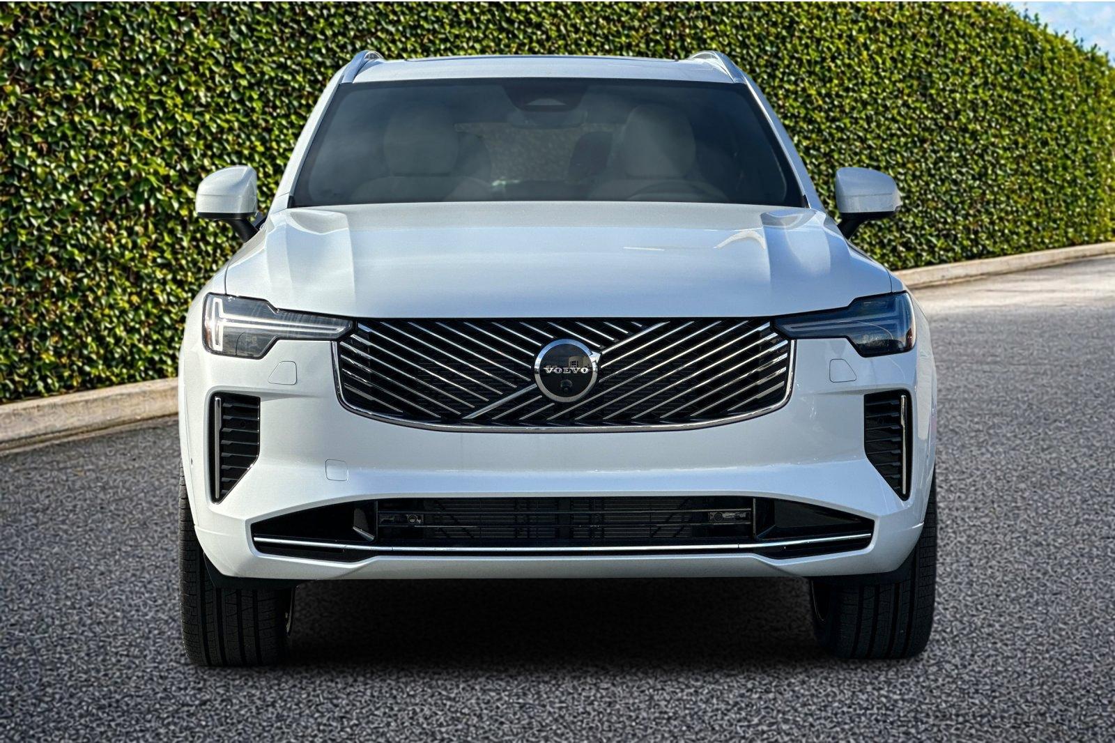 New 2026 Crystal White Volvo Plus image 9