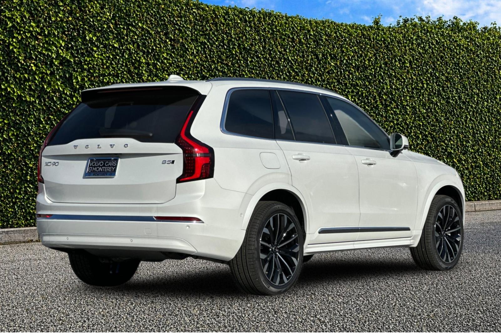New 2026 Crystal White Volvo Plus image 6