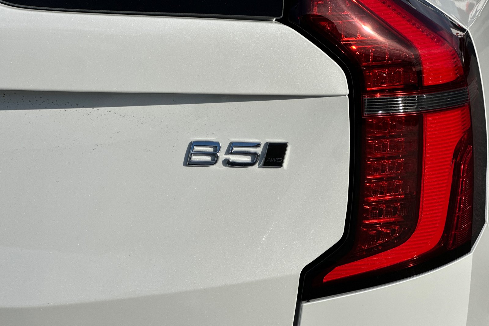 New 2026 Crystal White Volvo Plus image 28