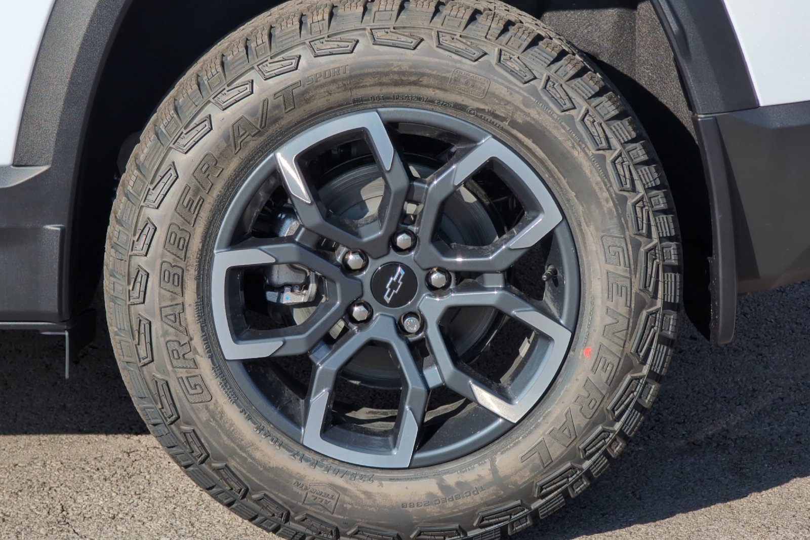 New 2026 White Chevrolet ACTIV image 27