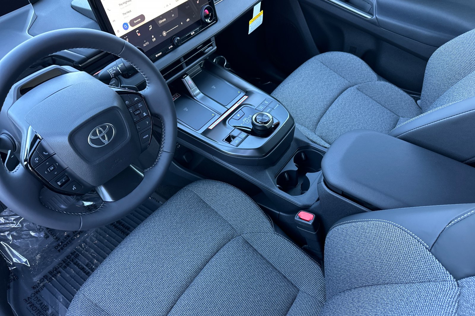 2026 Toyota bZ XLE - Photo 8