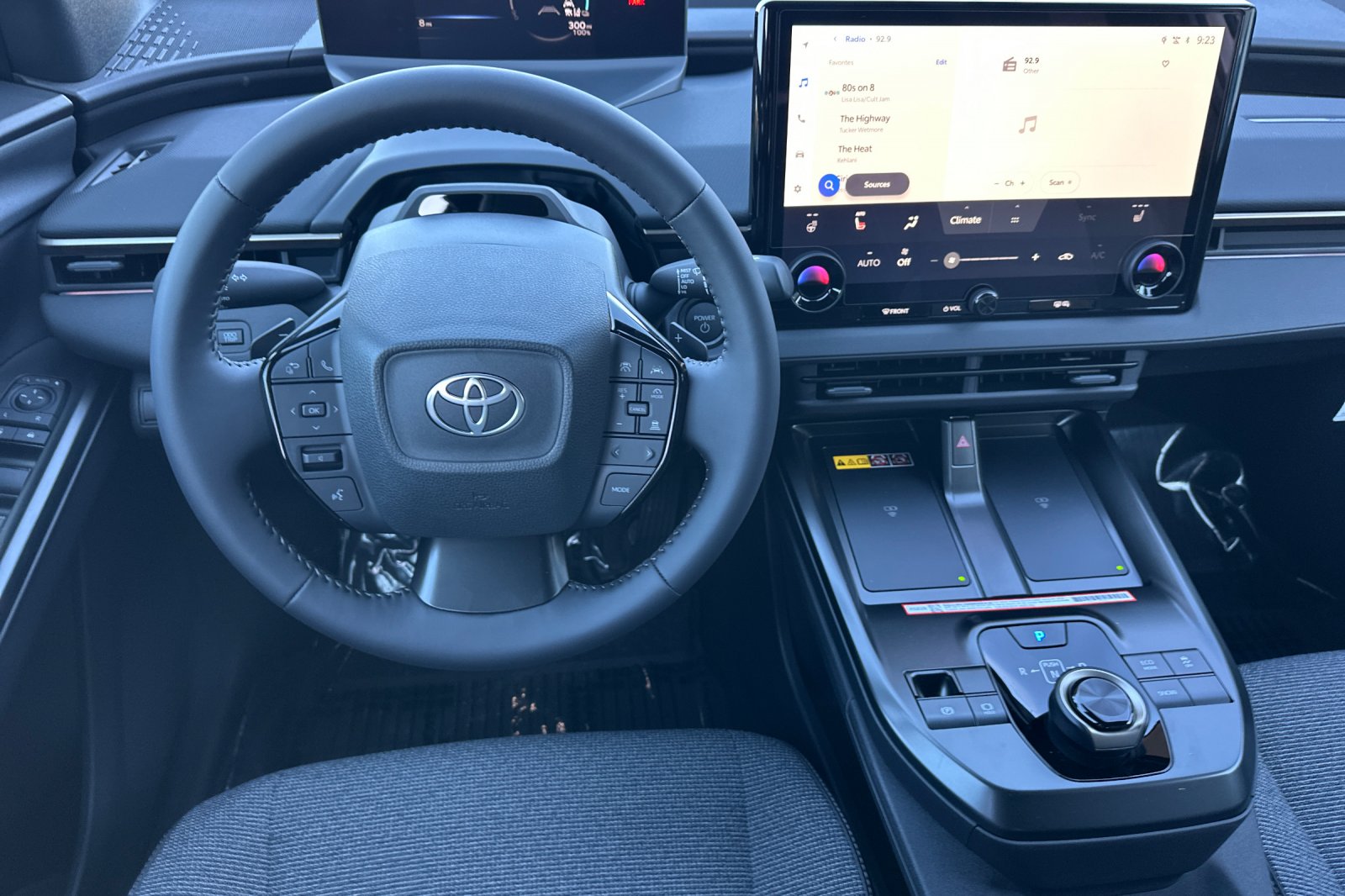 2026 Toyota bZ XLE - Photo 12