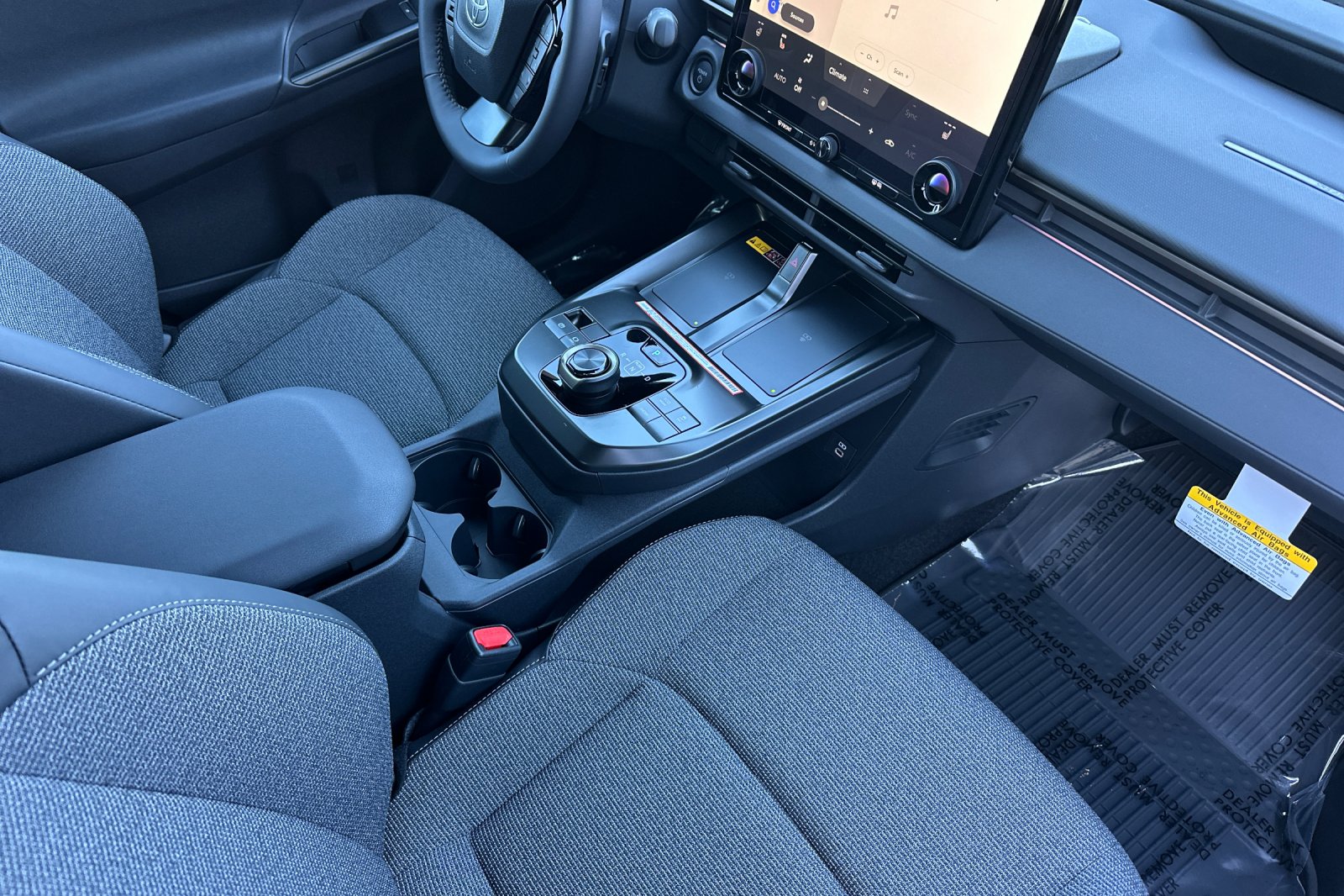 2026 Toyota bZ XLE - Photo 14