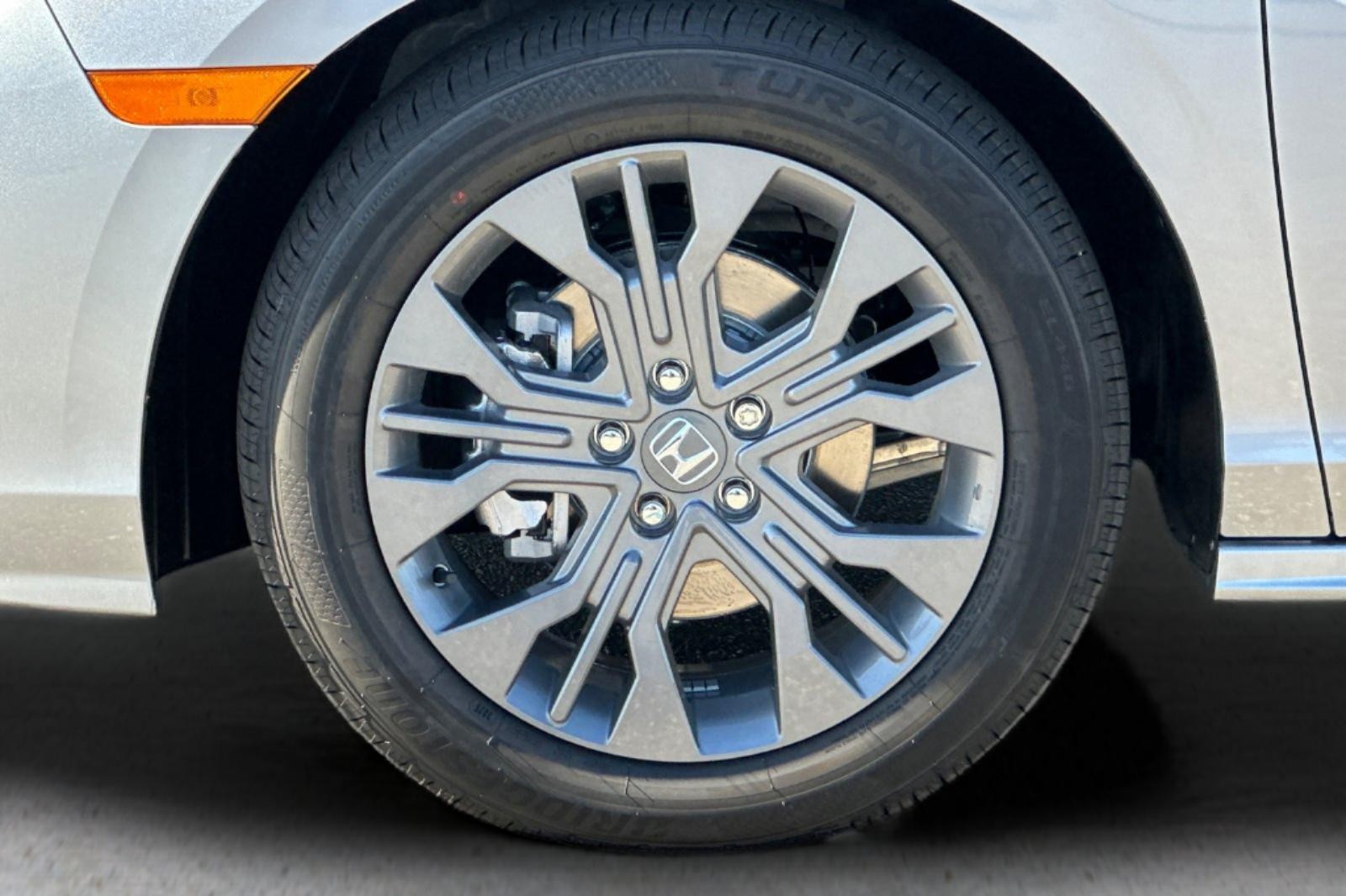 New 2026 Silver Metallic Honda Touring image 32