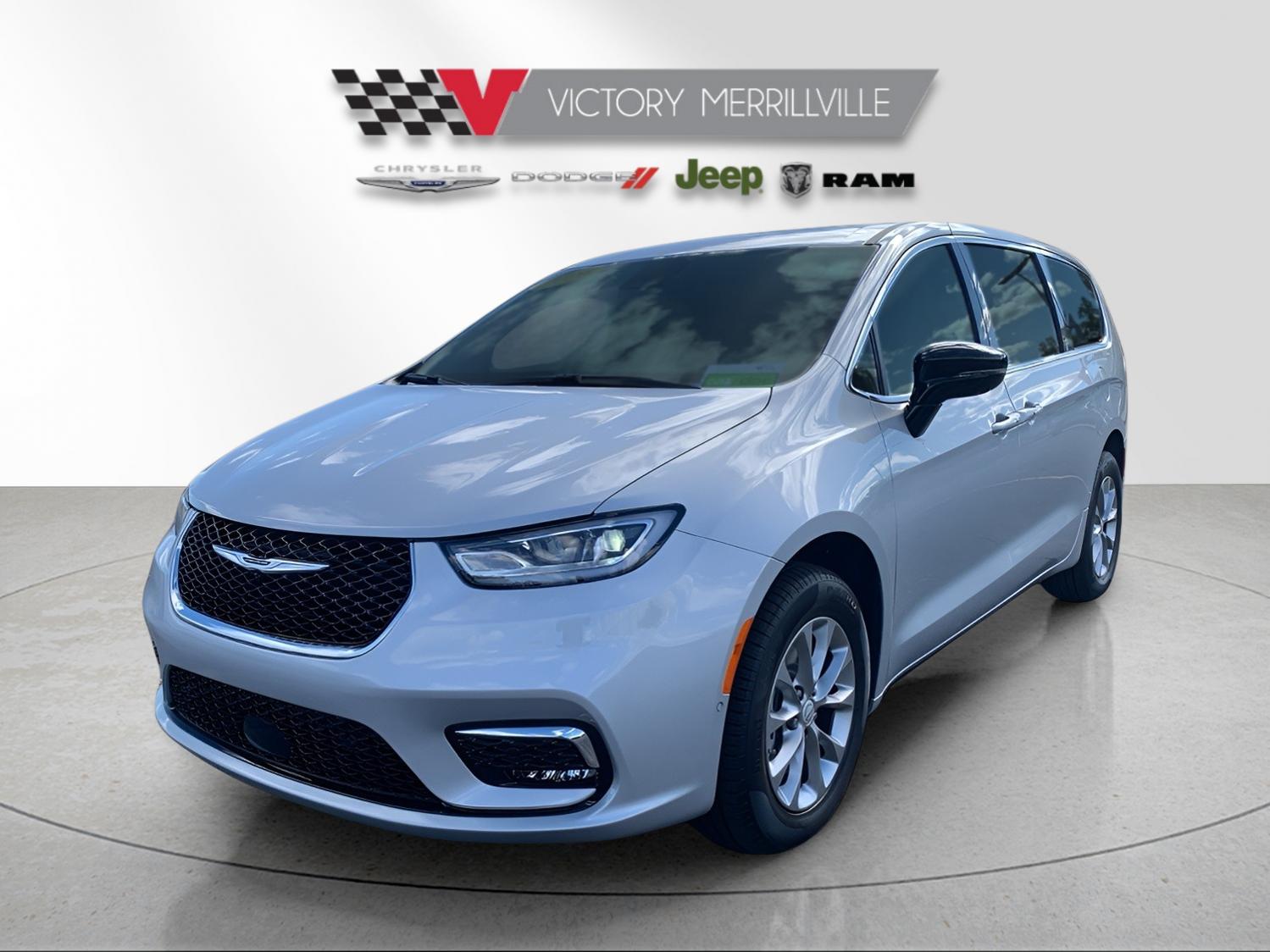 2026 Chrysler Pacifica Select AWD's photo