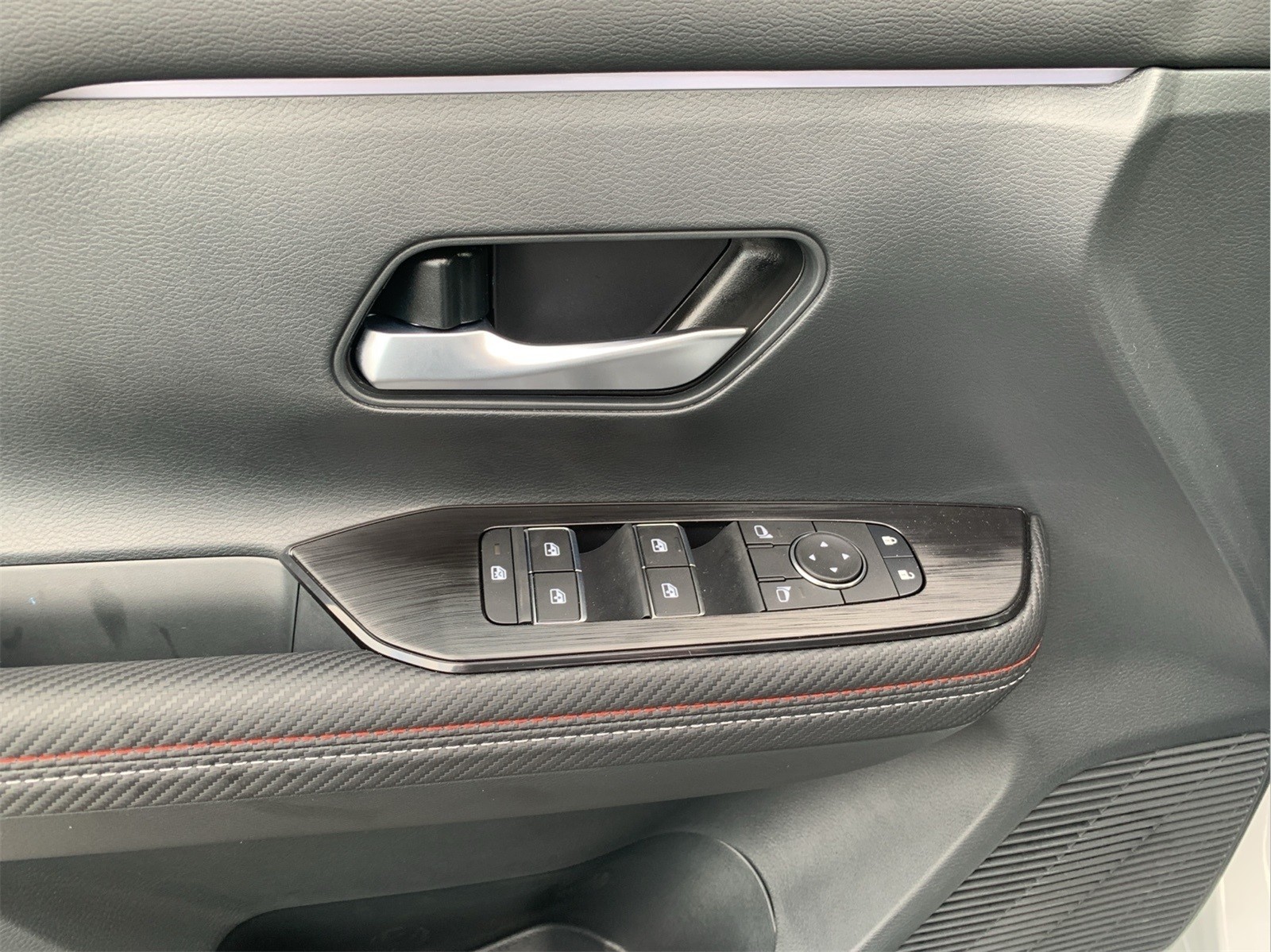 2026 Nissan KICKS SR AWD - Photo 11