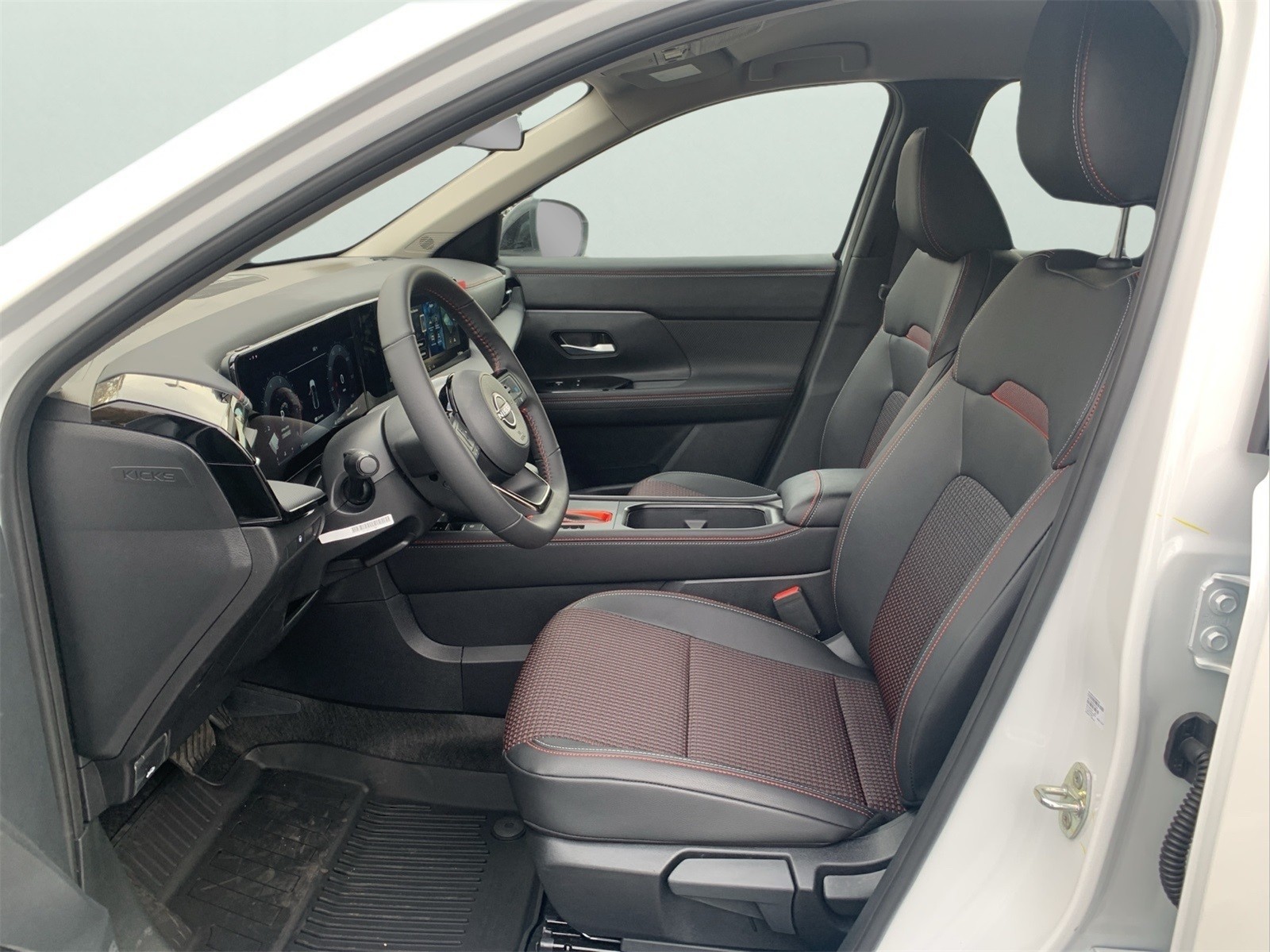 2026 Nissan KICKS SR AWD - Photo 12