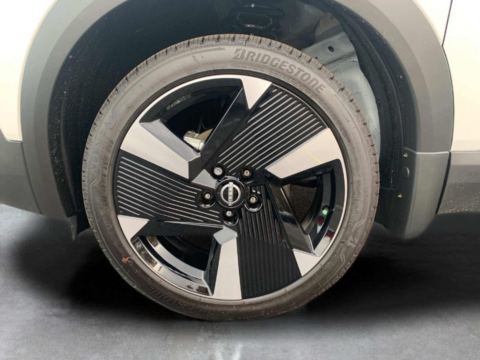 New 2026 Aspen White TriCoat Nissan SR image 9