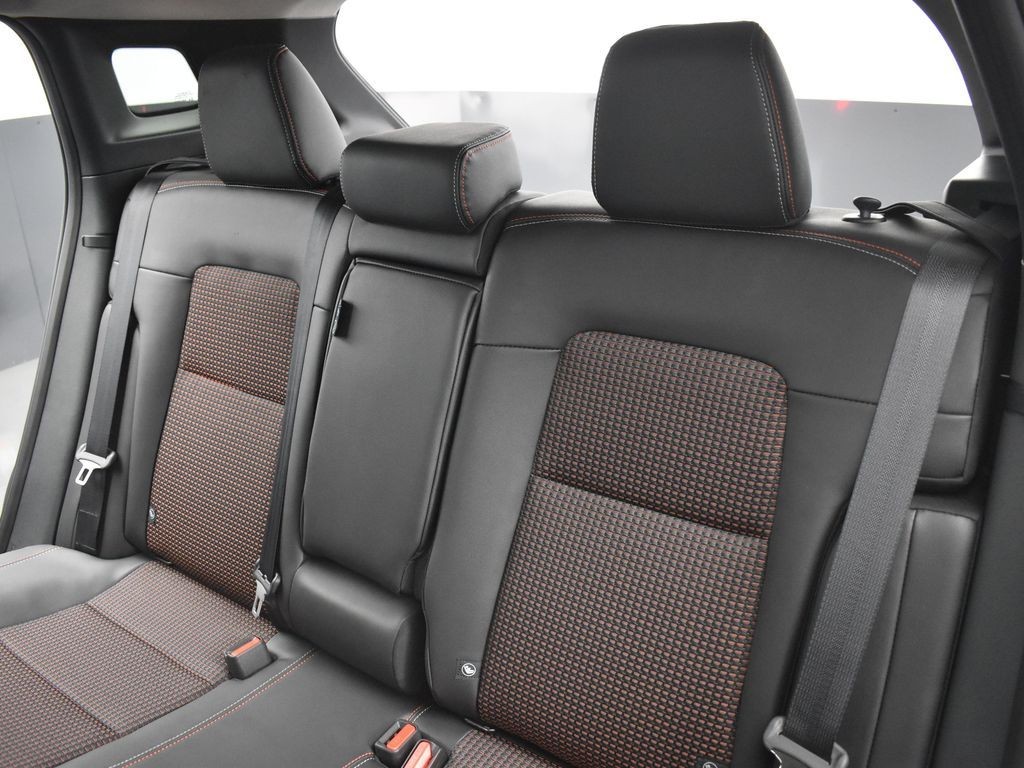 2026 Nissan KICKS SR AWD - Photo 17
