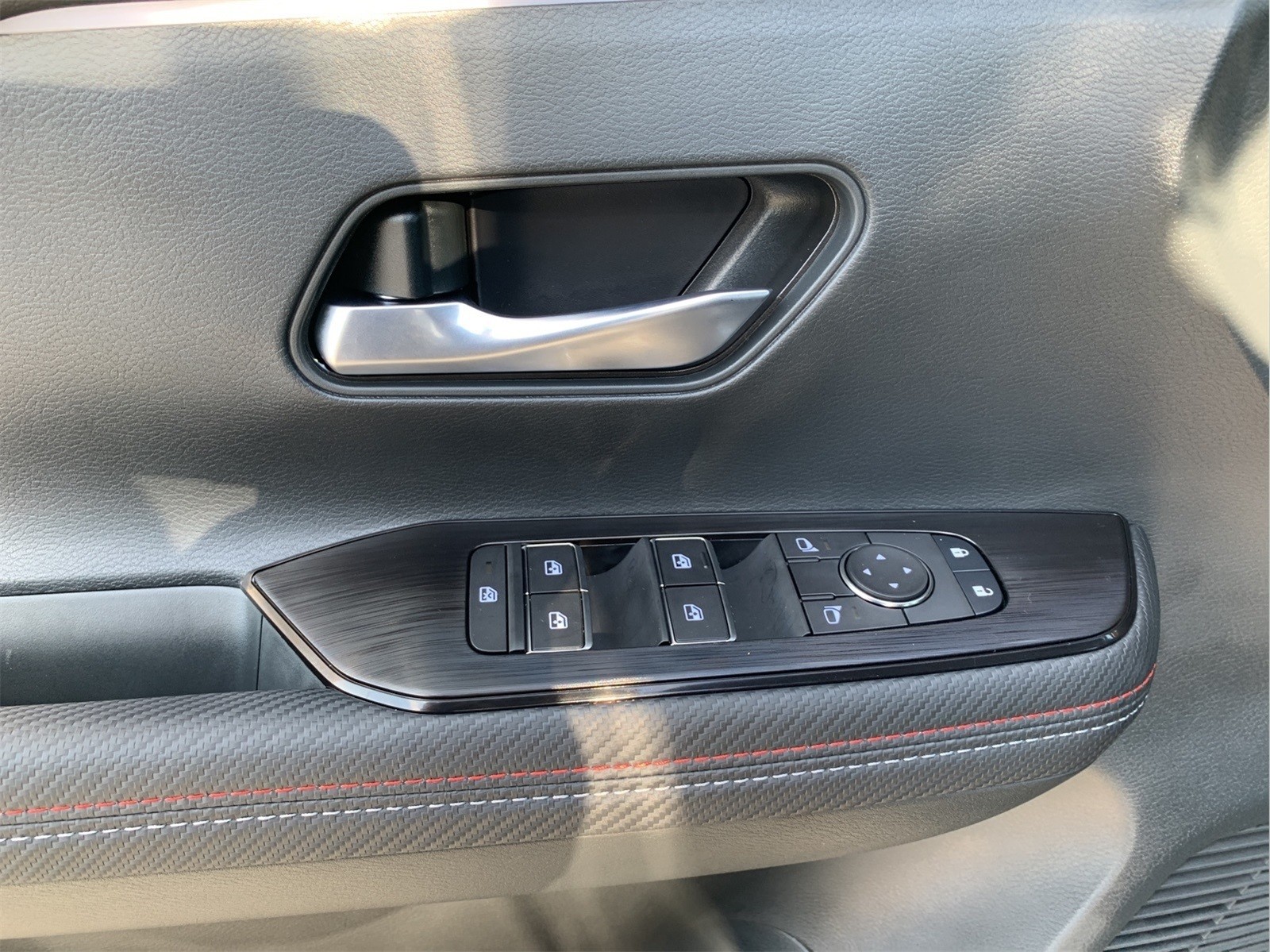 2026 Nissan KICKS SR AWD - Photo 12