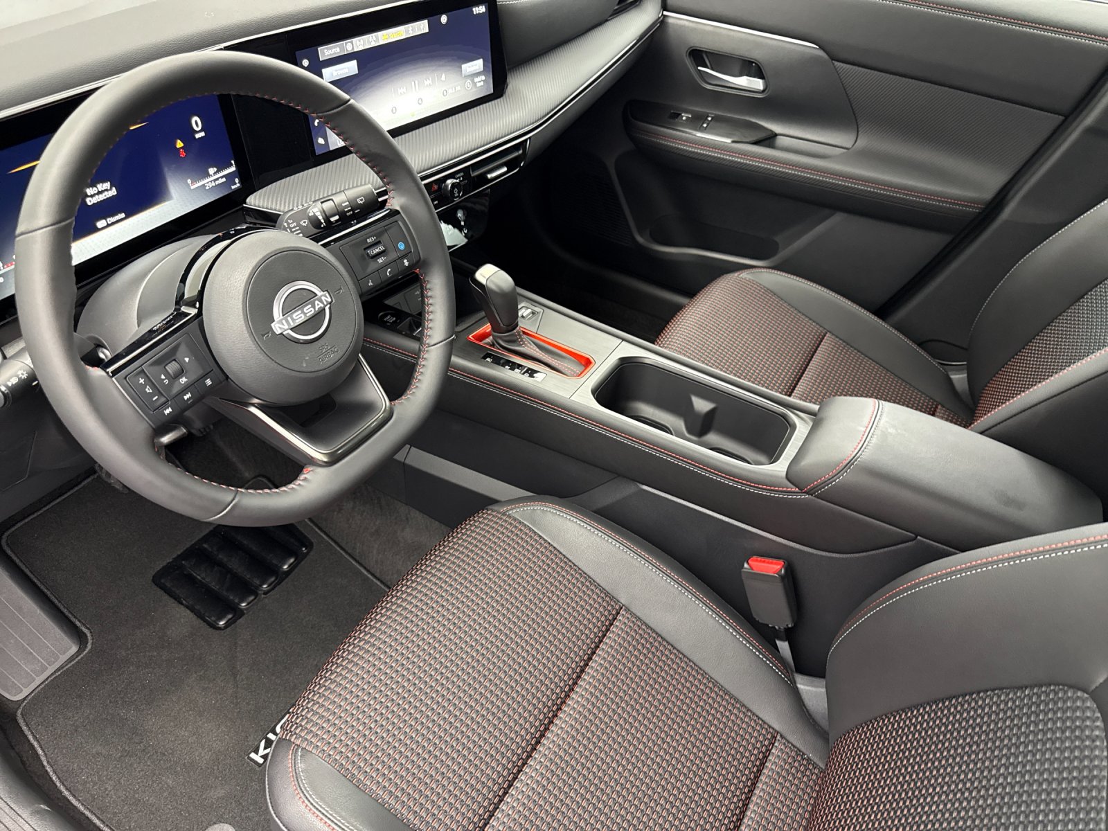 2025 Nissan Kicks SR - Photo 9