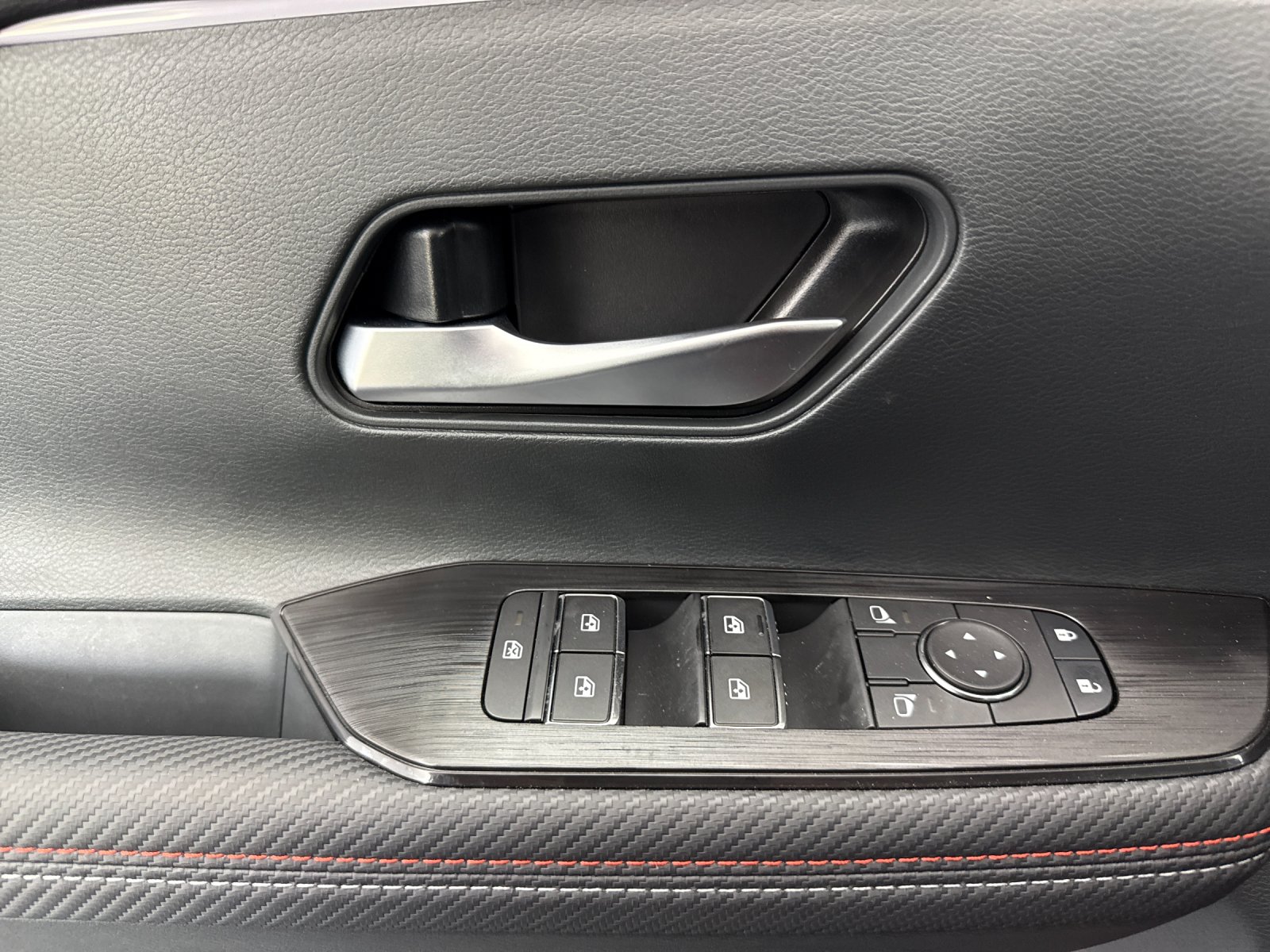 2025 Nissan Kicks SR - Photo 10